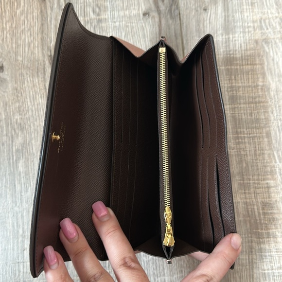 Louis Vuitton Sarah Wallet - Picture 5 of 11